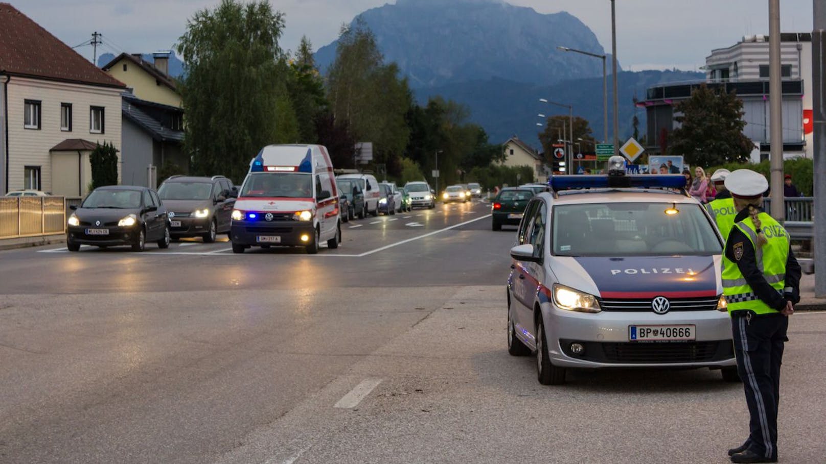 Autofahrer (82) erfasst 15-Jährigen auf Zebrastreifen