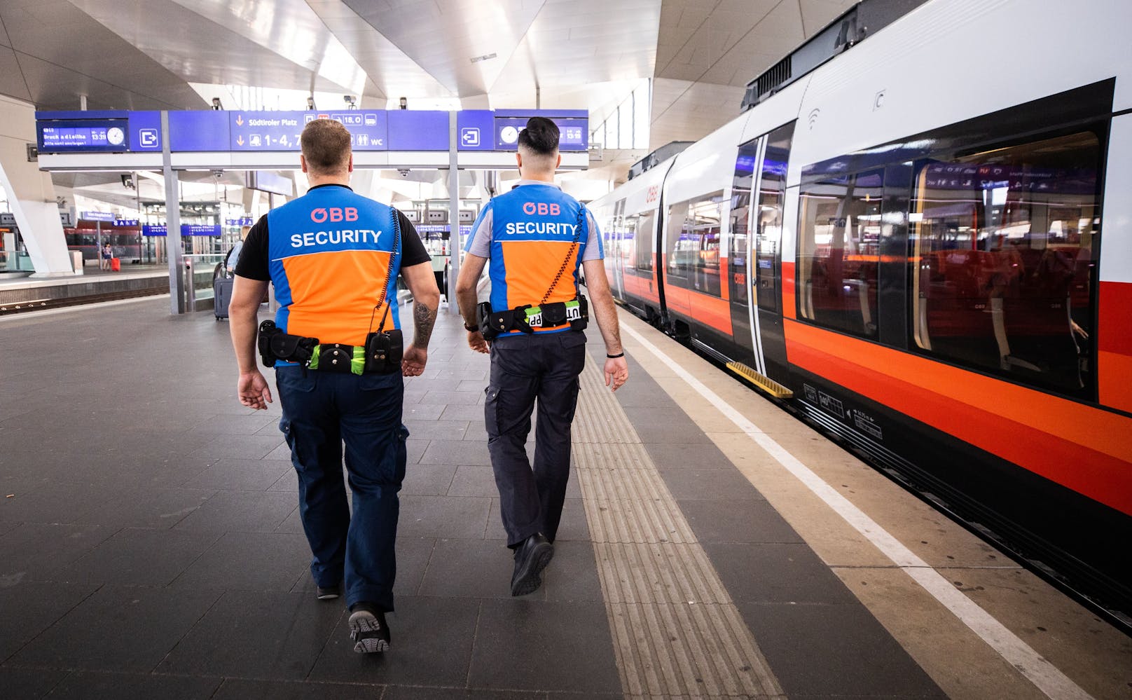 Sicherheitsmitarbeiter der ÖBB haben am Wiener Hauptbahnhof eine mutmaßliche Ladendiebin geschnappt. (Symbolbild)