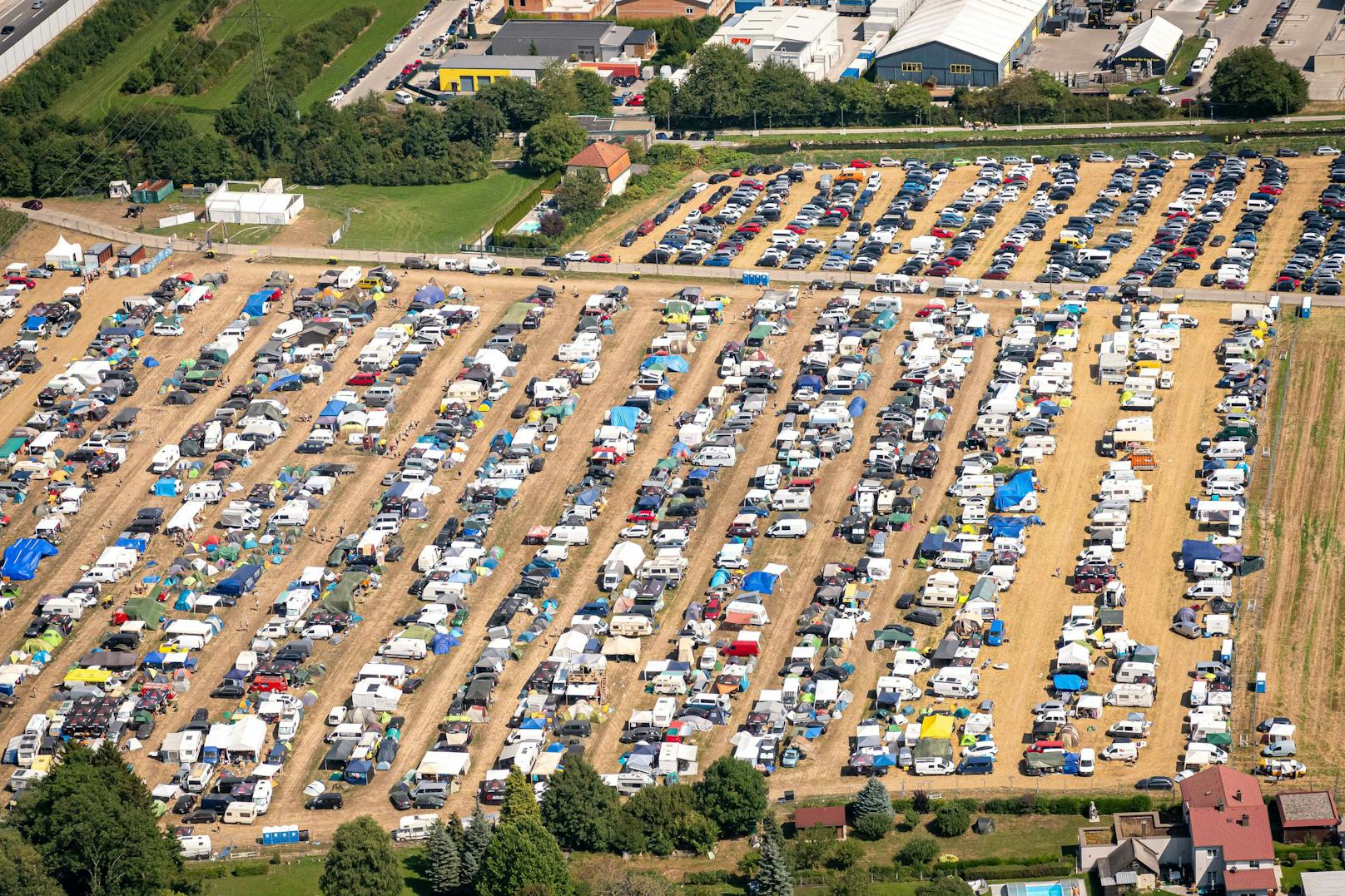 Die Camper trotzten der Hitze.