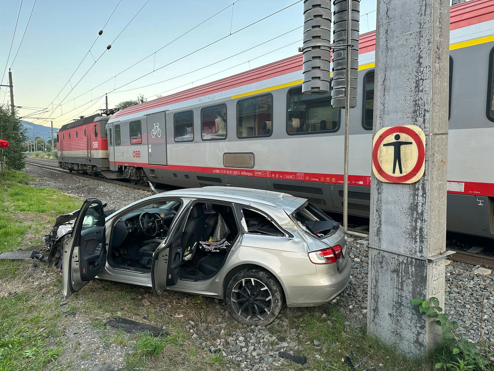 Der Lokführer konnte eine Kollision nicht mehr verhindern.