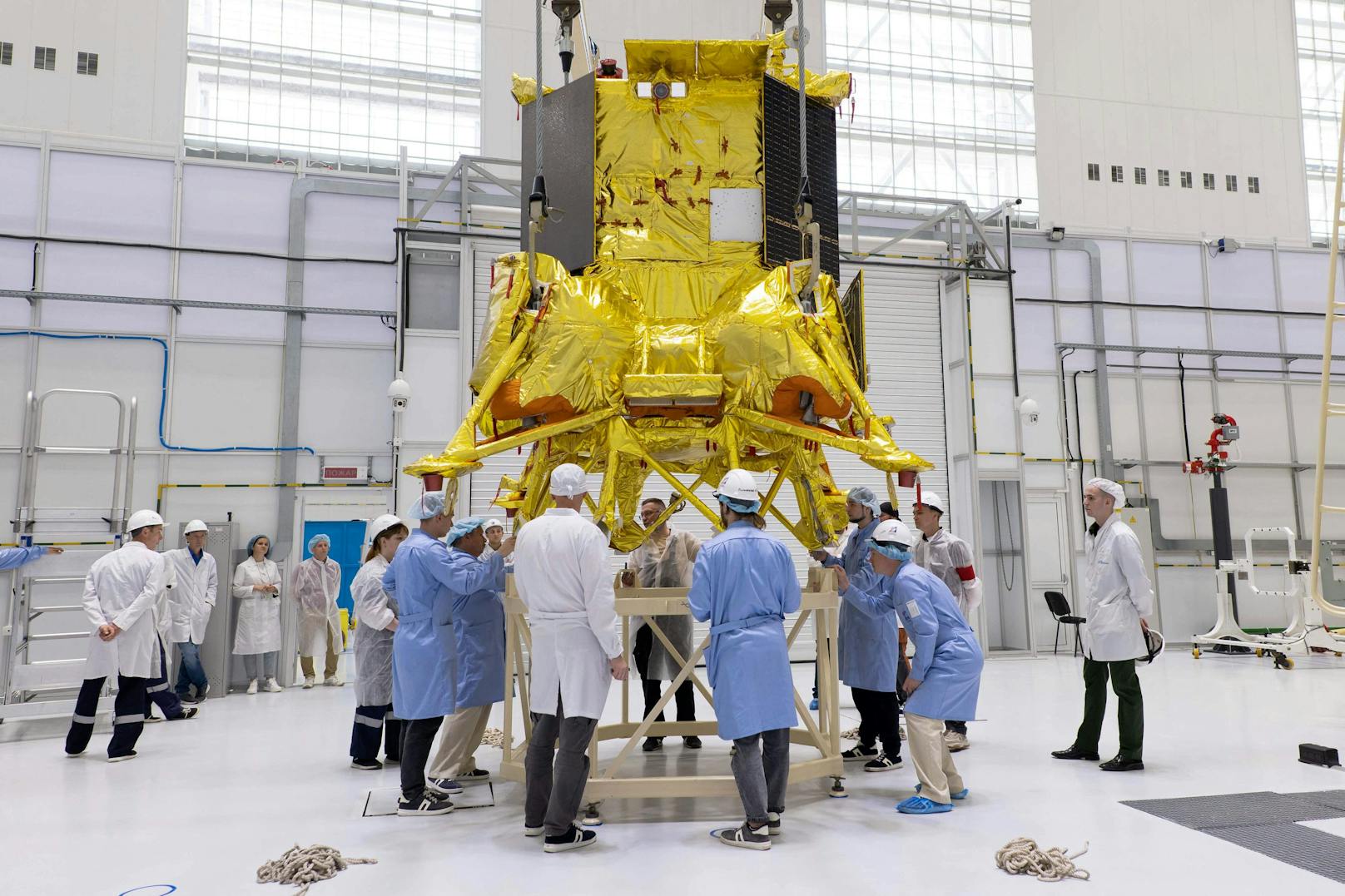 Die Luna-25-Sonde, hier auf einem Archivbild vom Oktober 2021, sollte eigentlich auf dem Mond landen.