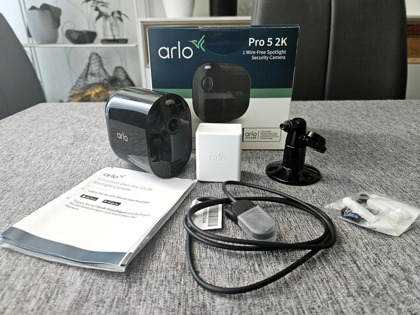 Arlo hat seine neuen Sicherheitskameras anständig aufgerüstet und bringt mit dem Modell Arlo Pro 5 einige Neuerungen auf den Markt. Und das zu einem stolzen Preis.
