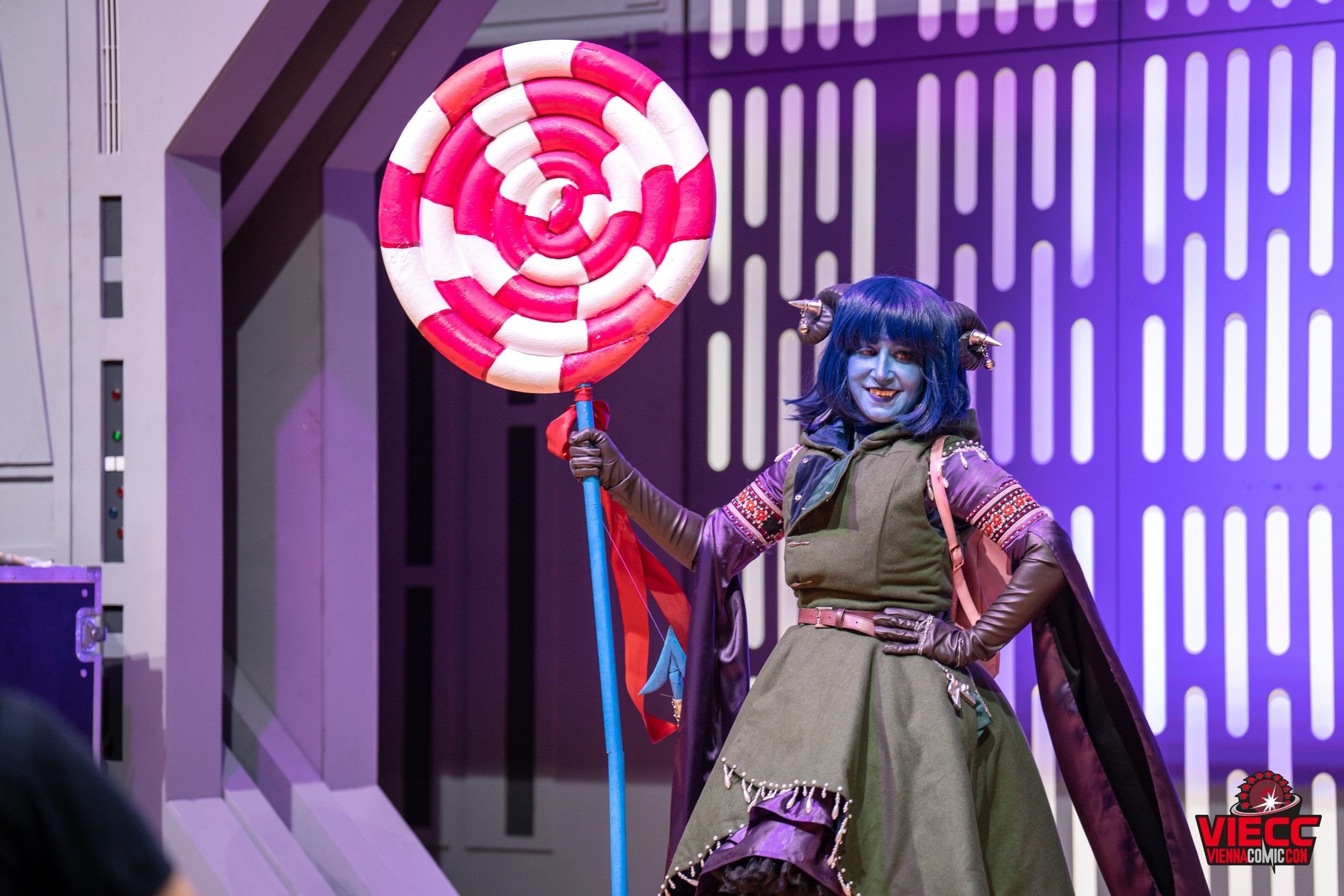 So viel Vienna Comic Con gab es noch nie! Am 18. und 19. November gibt es auf 42.000 Quadratmetern in der Halle A, B und dem Congress Center der Wiener Messe (Wien-Leopoldstadt) Popkultur und Gaming, Ausstellungen und Cosplay.