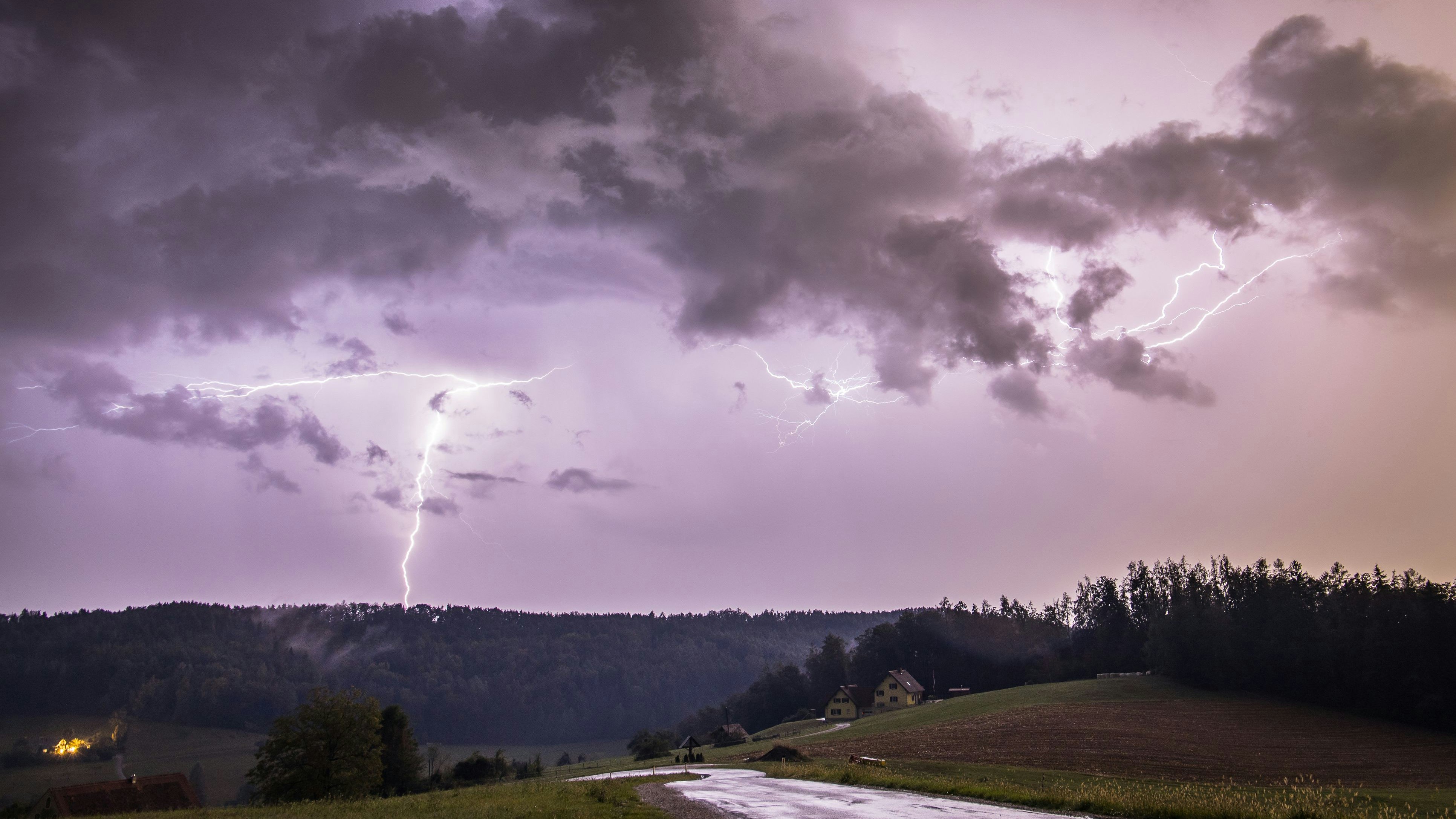 Heute.at - Unwetter, Schnee – jetzt ändert sich Wetter komplett