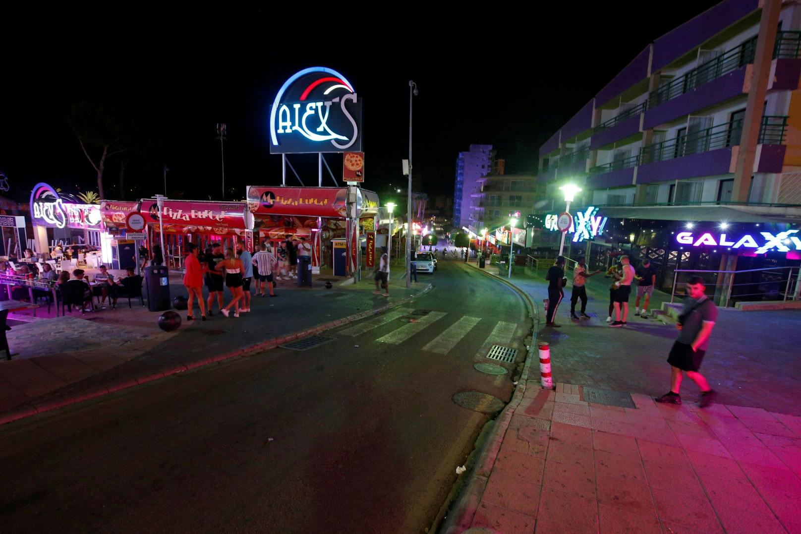 Einer der Tatverdächtigen wurde laut "Ultima Hora" in der französischen Stadt Scherwiller, der andere am Basler Euroairport in Frankreich festgenommen.