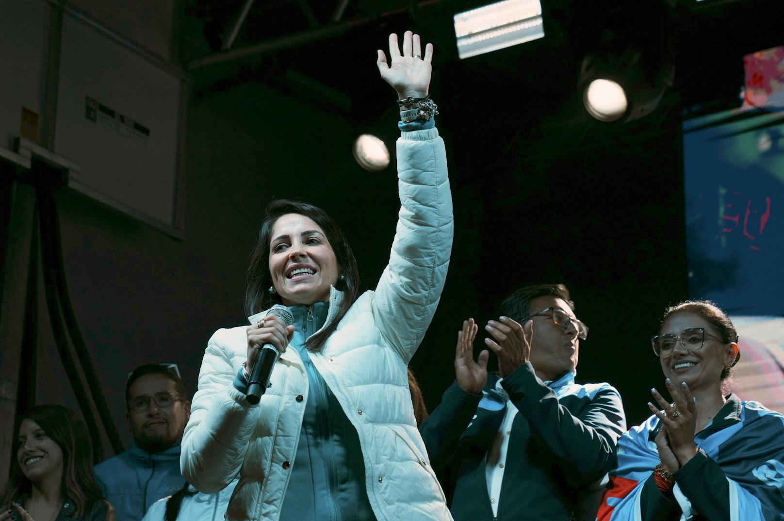 Ecuador: Die Linkspolitikerin Luisa González geht als Führende in die Stichwahl im Oktober. 