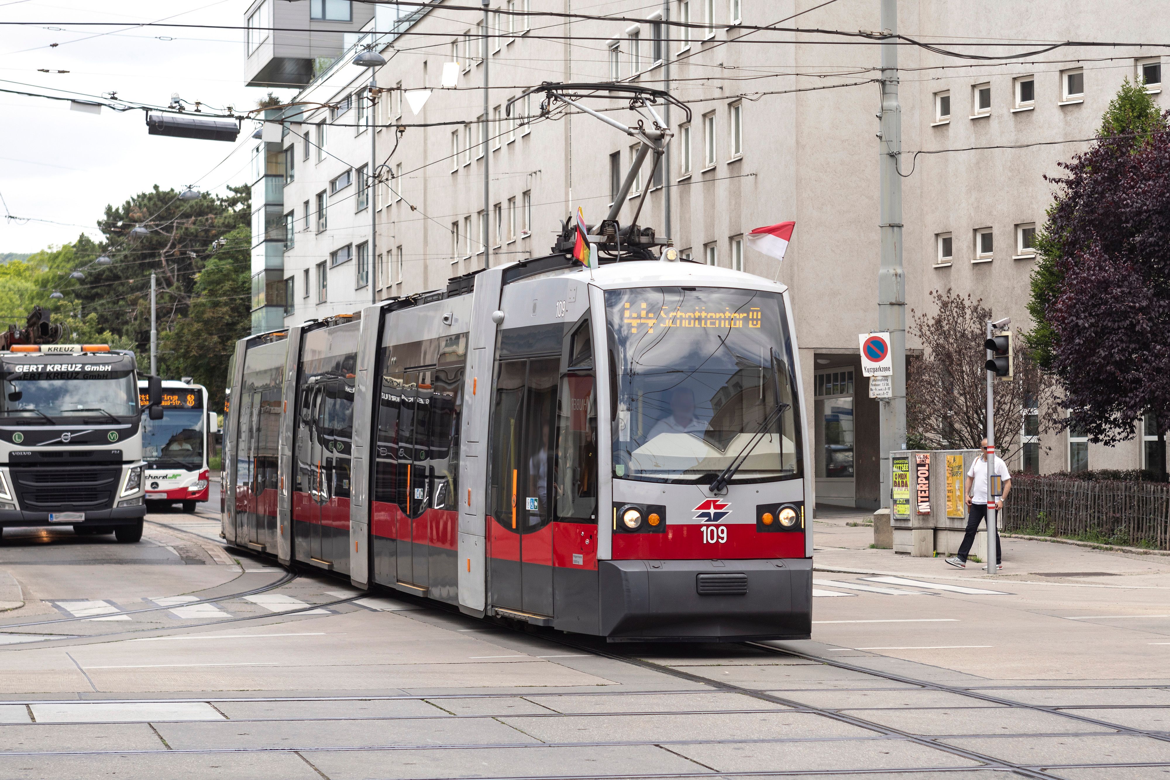Die Straßenbahn-Linie 44 ist wieder durchgehend unterwegs.