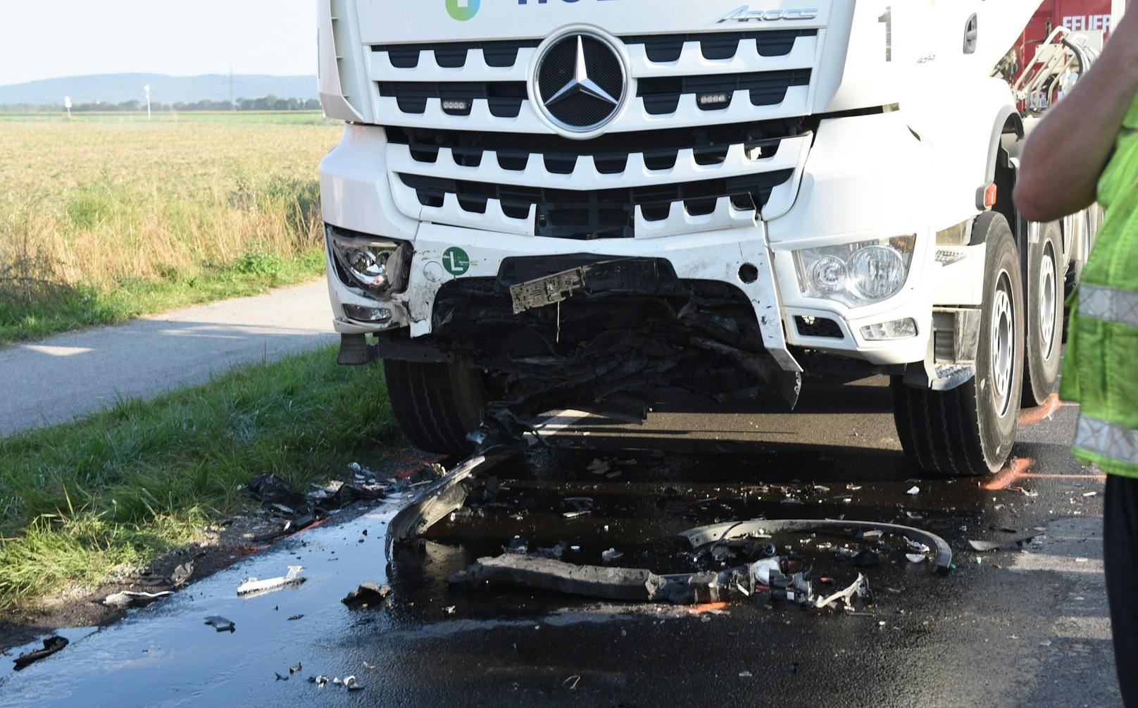 Pkw-Lenker starb bei Crash mit Betonmischer