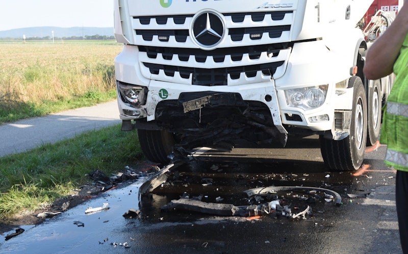 Pkw-Lenker starb bei Crash mit Betonmischer