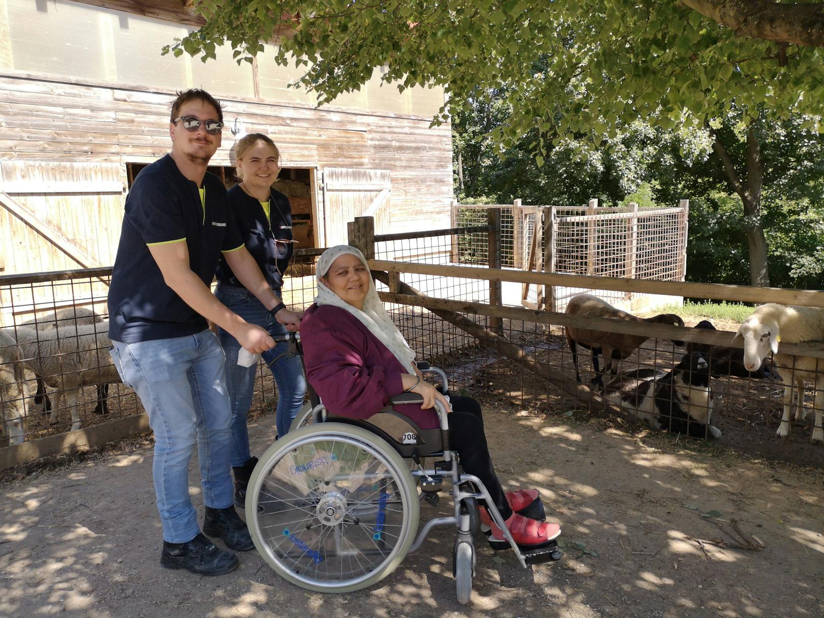 Mama Gurdish (57) wuchs auf einem Bauernhof auf.