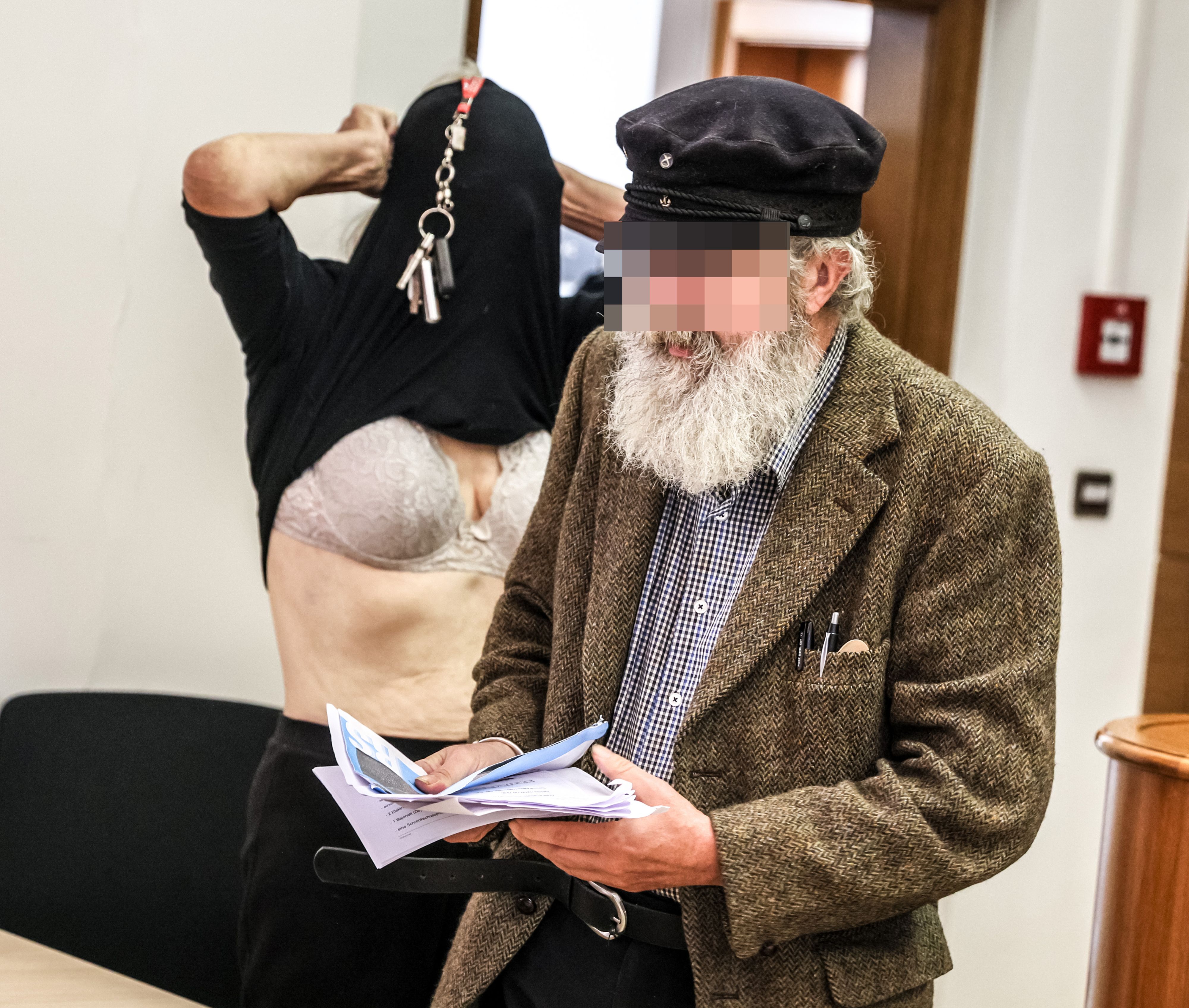 Der Prozess um das Waffenlager in einem Kärntner Messie-Haus startet am Dienstag. 