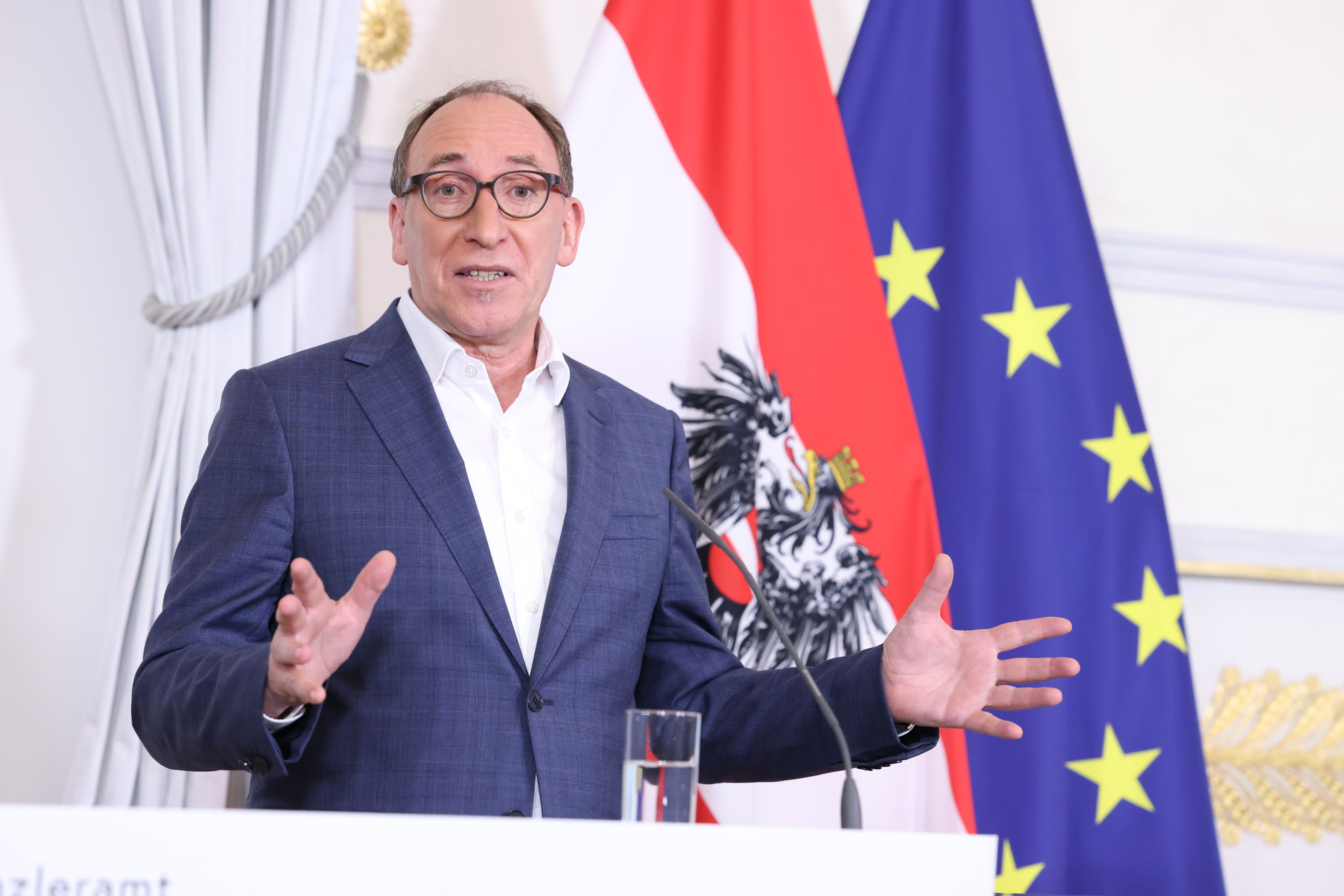 Johannes Rauch will dem Arbeitskräftemangel im Pflegebereich entgegenwirken.