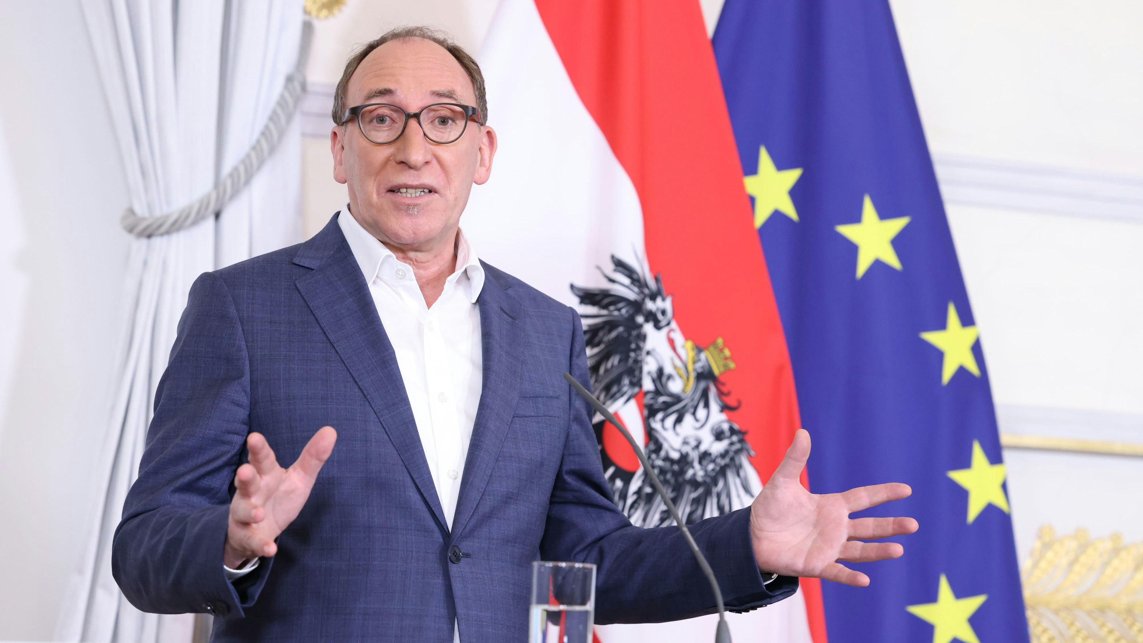 Johannes Rauch will dem Arbeitskräftemangel im Pflegebereich entgegenwirken.