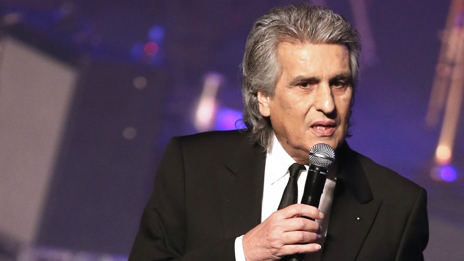 <strong>Toto Cutugno</strong> bei einem Konzert nahe Moskau, 2016.