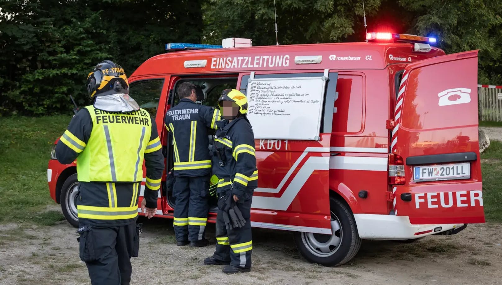 Feuerwehrler am Einsatzort