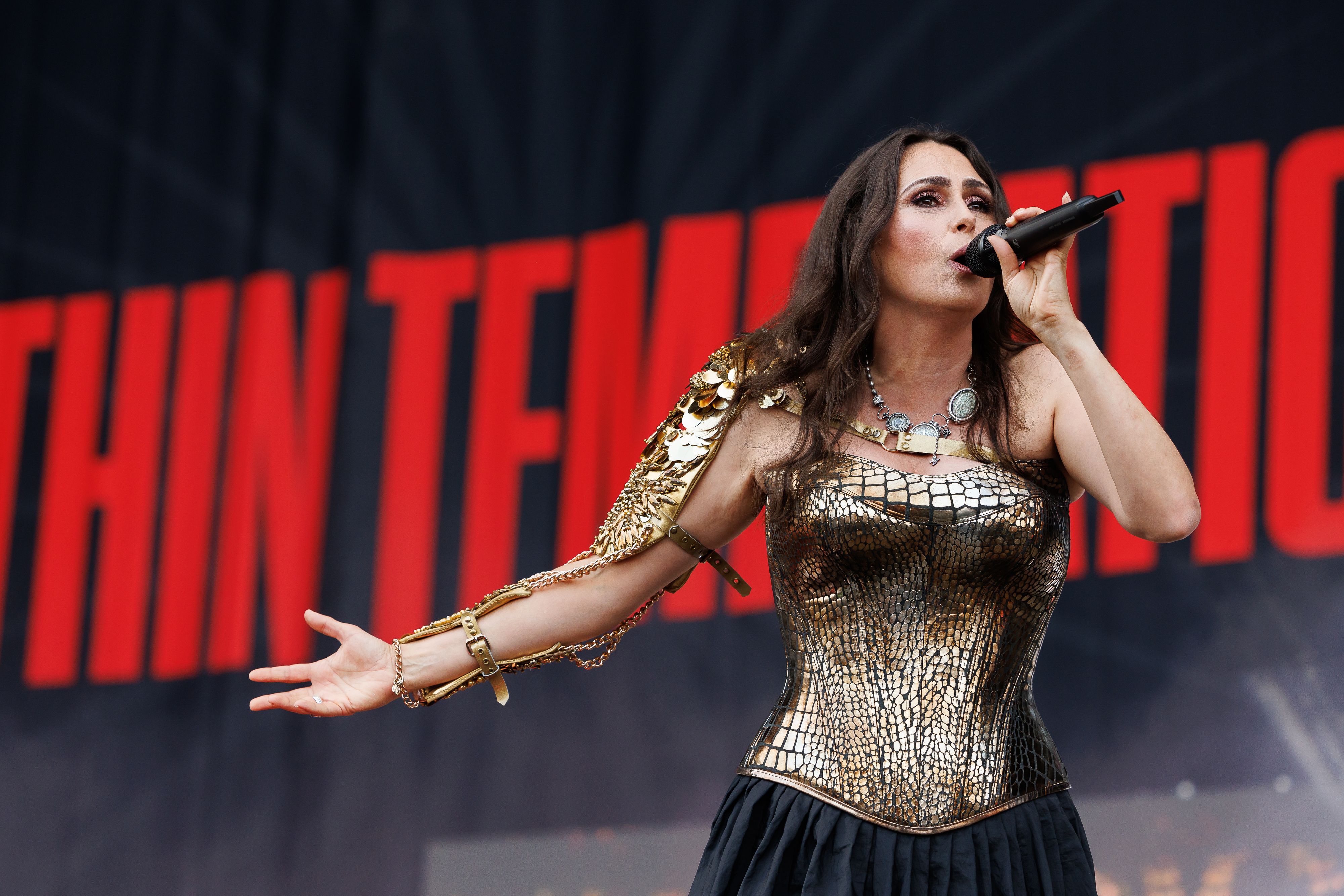 <strong>Within Temptation</strong>-Frontfrau Sharon den Adel auf der 