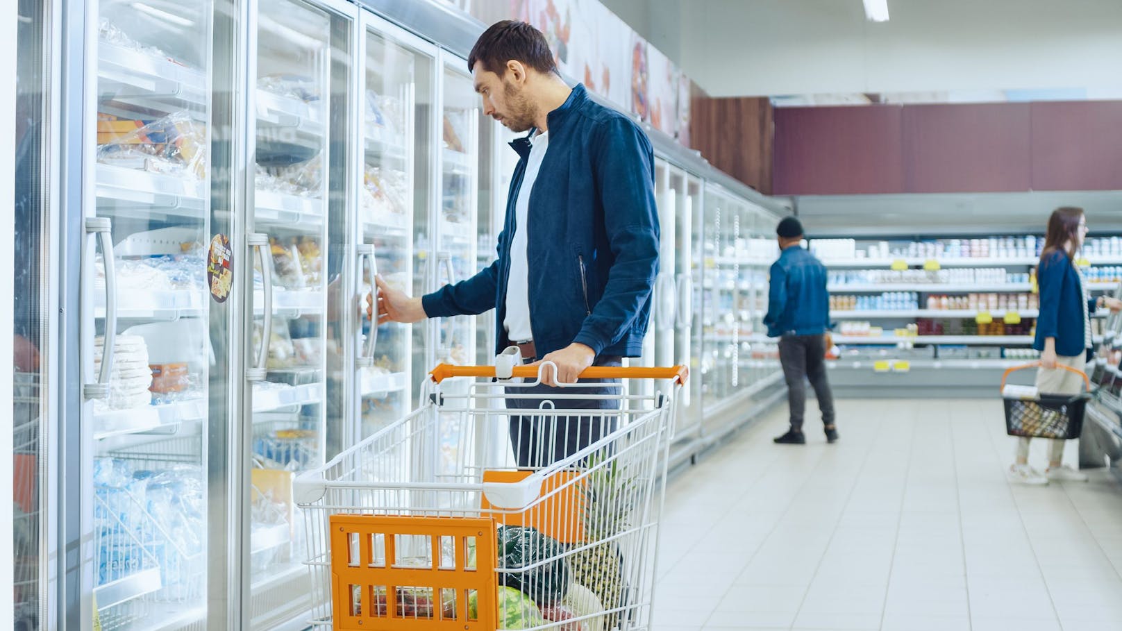 Tiefkühler-Firma droht mit Streik: Kommt es dann zu Engpässen im Tiefkühlfach im Supermarkt?