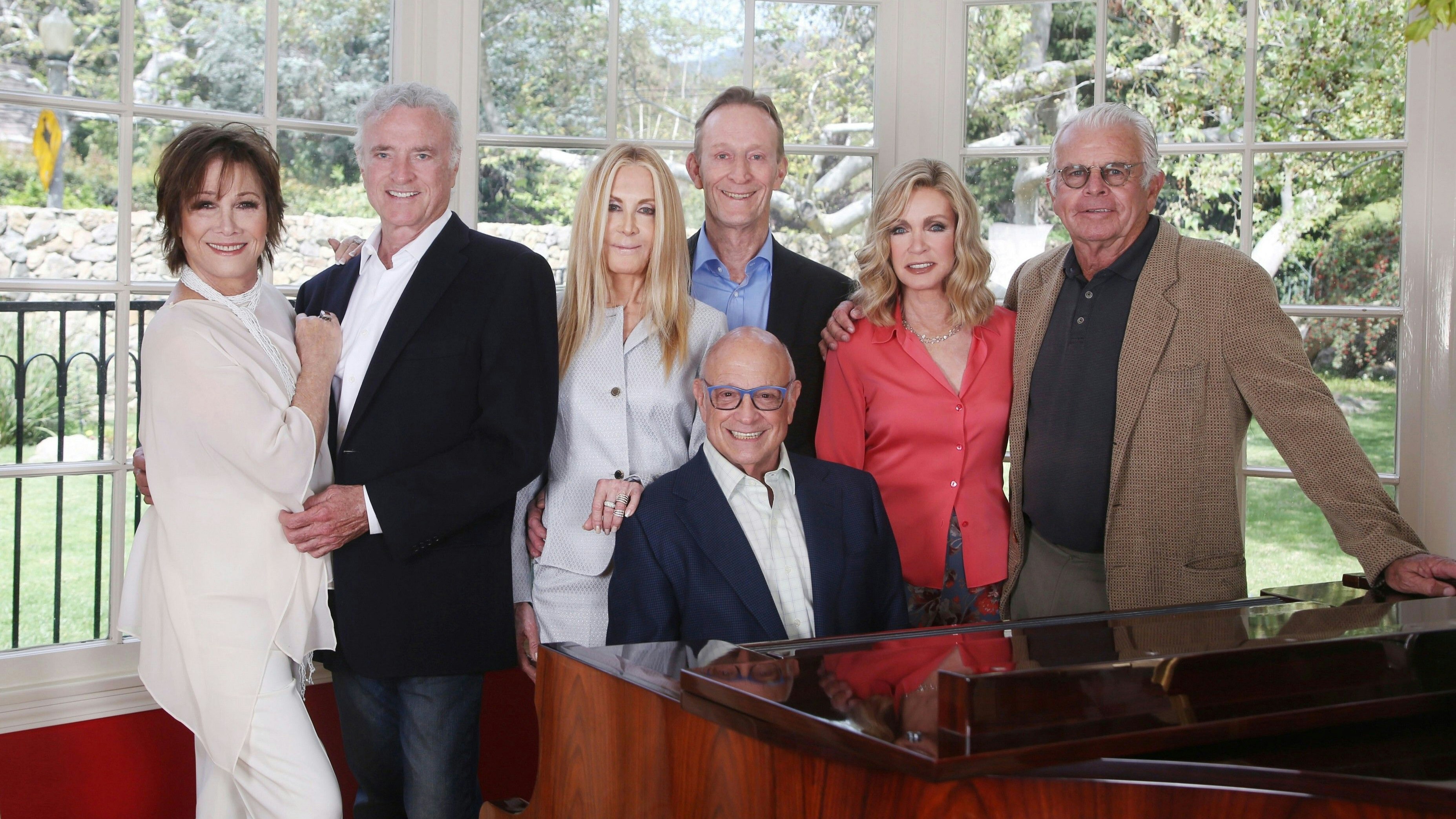 Kevin Dobson passes away on September 6, 2020 at the age of 77 from a heart attack. William Devane, Kevin Dobson, Michele Lee, Creator David Jacobs, Donna Mills, Joan Van Ark and Ted Shackelford Knots Landing Reunion with cast members William Devane, Kevin Dobson, Michele Lee, Donna Mills, Joan Van Ark and Ted Shackelford with David Jacobs the creator from US TV Show 'Knots Landing at Donna Mills's home. The first season was in 1979 in Los Angeles almost 40 years 3/25/17 © Denis Guignebourg/jpistudios.com 310-657-9661 Exclusive.