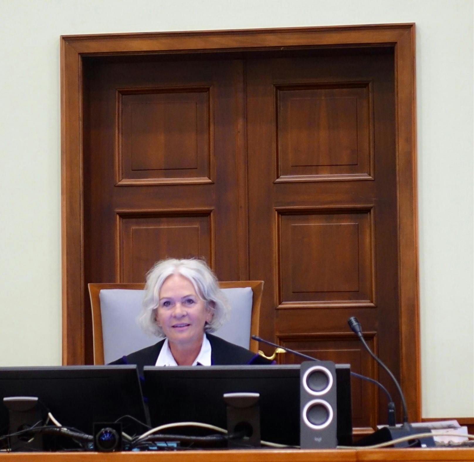 Richterin Birgit Borns saß alleine da: Sie wollte den 39-jährigen Chef vorführen lassen, doch der war krank.&nbsp;