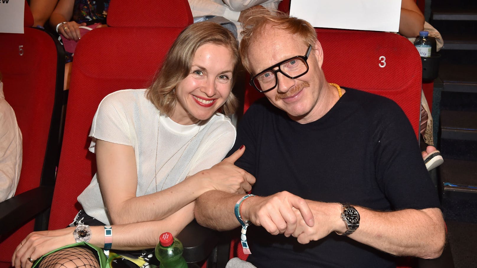 Simon Schwarz wieder vereint mit seiner Film-Verlobten Valery Tscheplanowa.