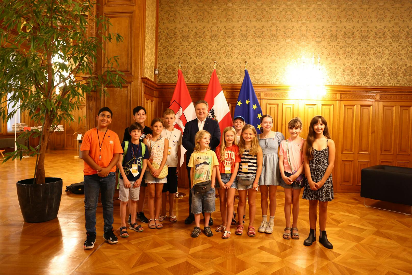 …gab es natürlich zu guter Letzt ein schönes Gruppenfoto und einen gemeinsamen Besuch der Kinderstadt.&nbsp;