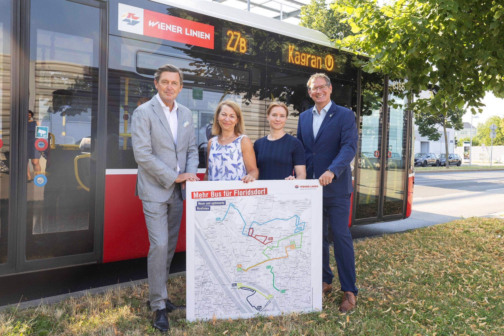 Vlnr: Öffi-Stadtrat Peter Hanke (SPÖ), Alexandra Reinagl, Geschäftsführerin Wiener Linien, Angelika Pipal-Leixner, Mobilitätssprecherin NEOS Wien und Georg Papai (SPÖ), Bezirksvorsteher Floridsdorf.&nbsp;