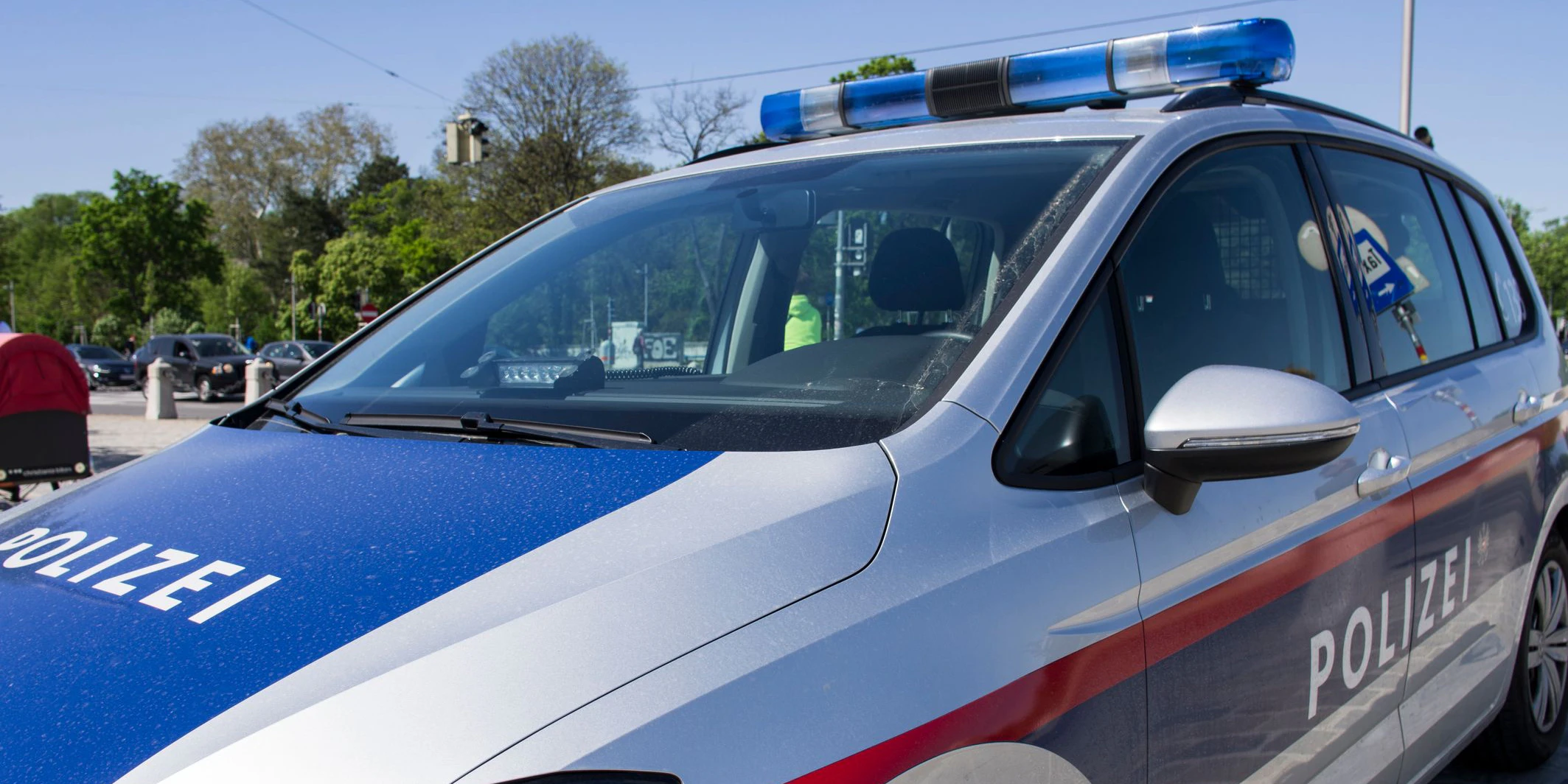 Die junge Frau wurde auf freiem Fuß angezeigt.