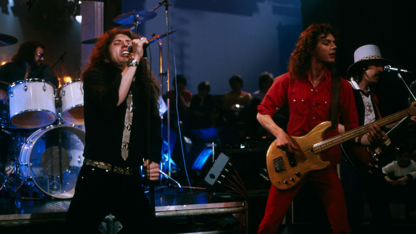 "Whitesnake" mit Sänger David Coverdale, den Gitarristen Micky Moody, Bernie Marsden, Schlagzeuger Dave Dowle bei einem TV-Auftritt circa 1979.