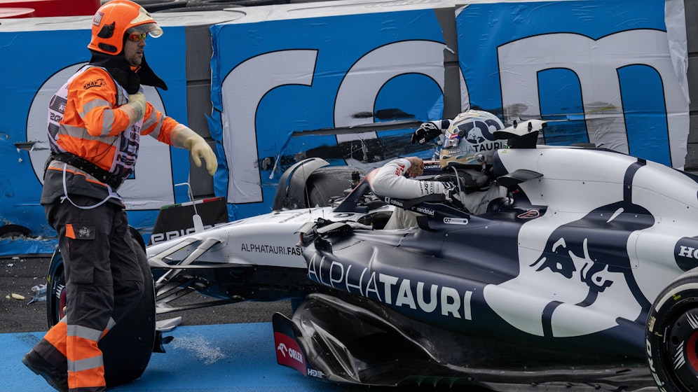 Alpha-Tauri-Pilot Daniel Ricciardo zog sich einen Mittelhandbruch zu. 