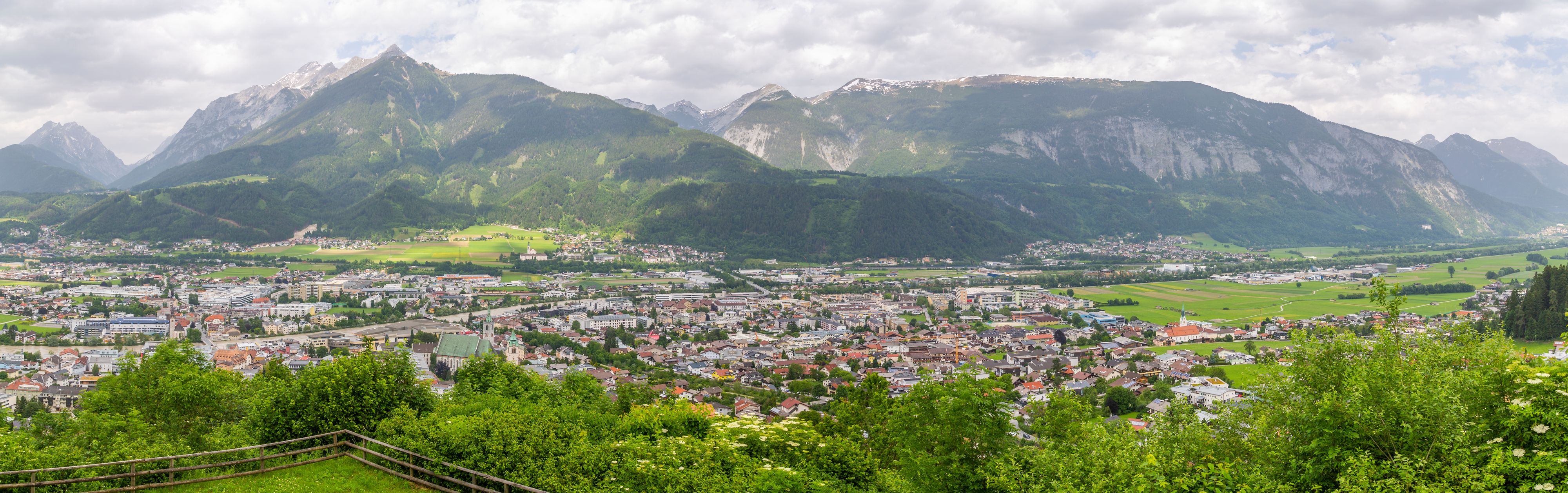 Im Tiroler Unterland (im Bild: Schwaz) bebte am Samstagmittag die Erde.