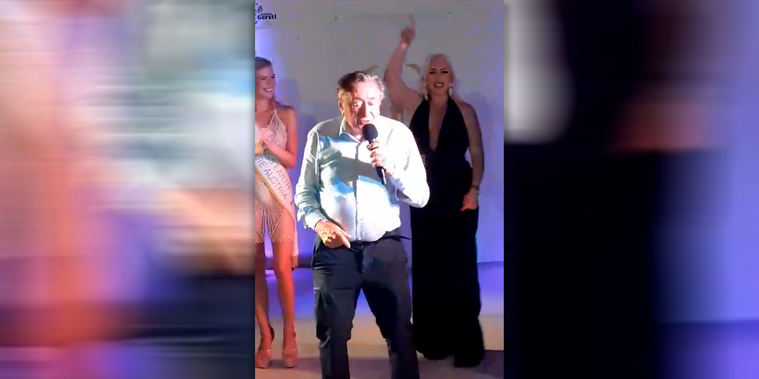 Lugner lässt sich bei seinem Auftritt den Ärger nicht anmerken.