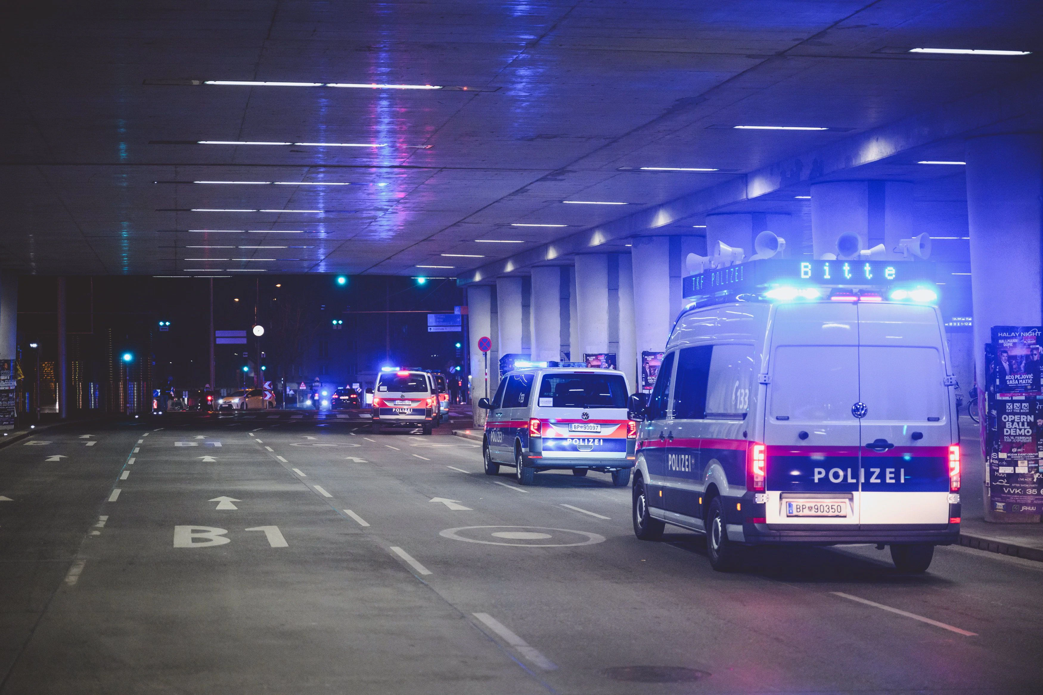 Blaulichtalarm nach einem Messerangriff am Wiener Hauptbahnhof.