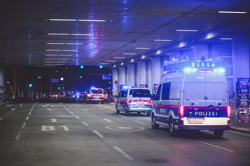 Blaulichtalarm nach einem Messerangriff am Wiener Hauptbahnhof.