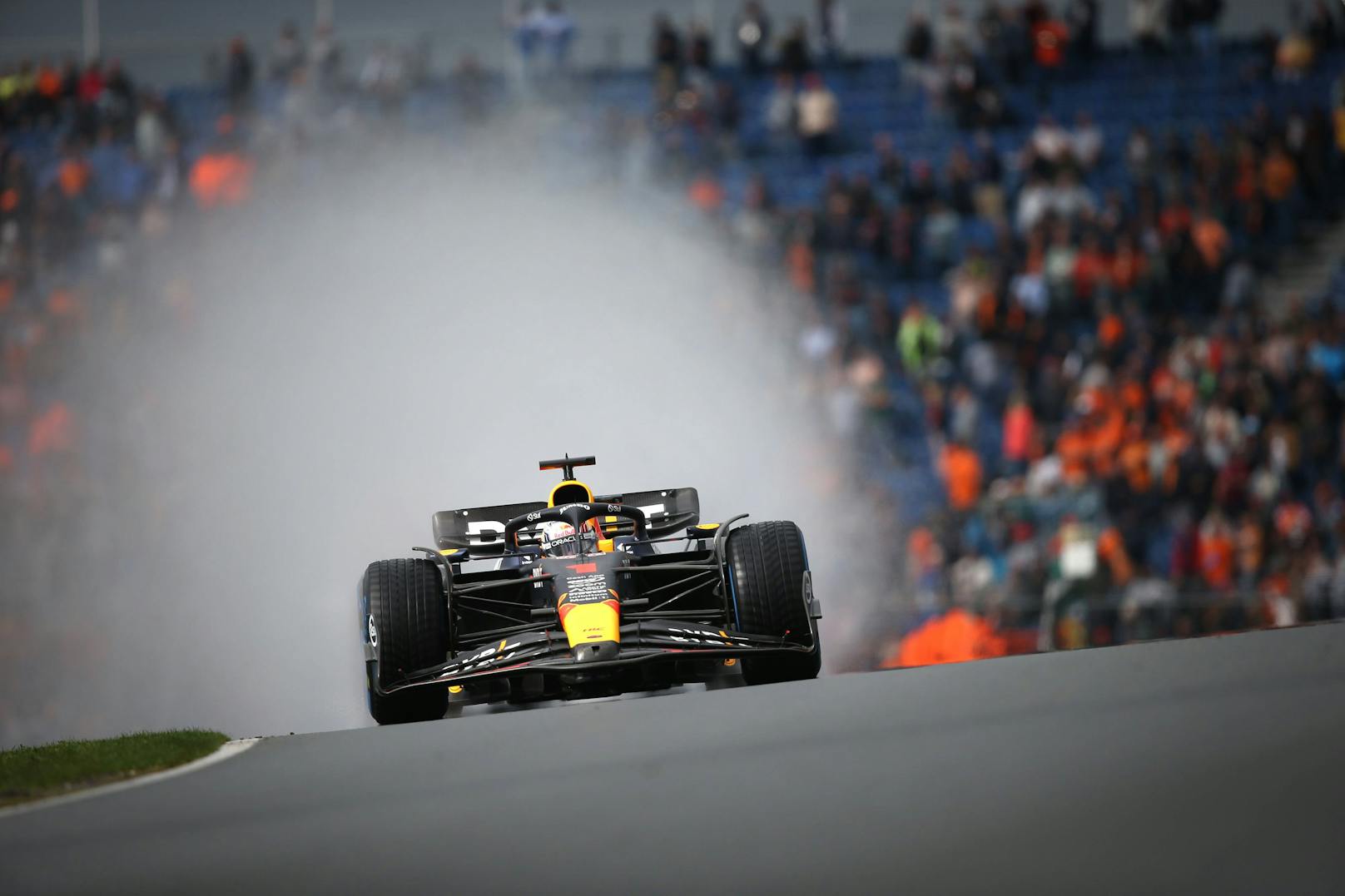 Max Verstappen im Regen von Zandvoort. 