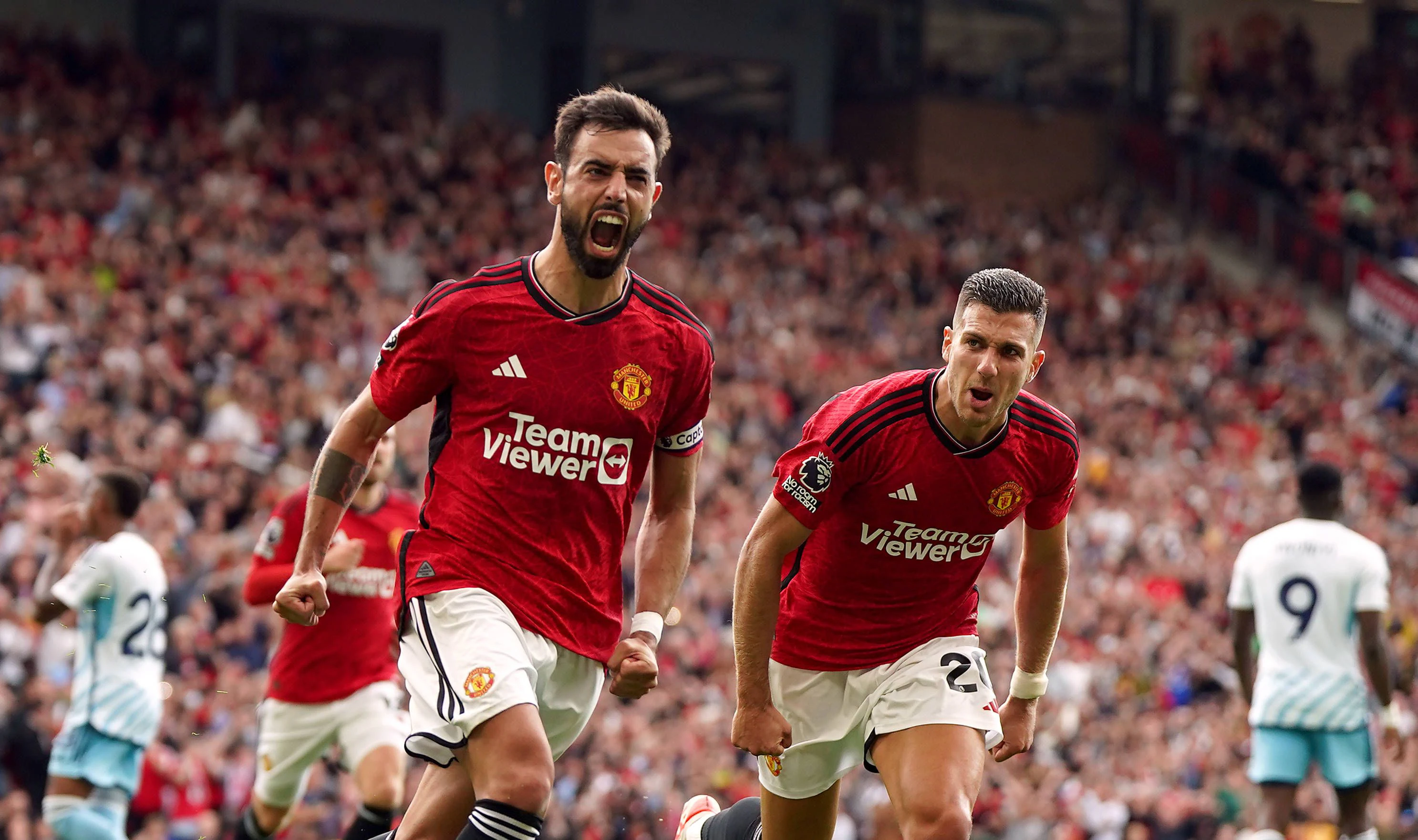 Manchester United verwandelt einen 0:2-Rückstand noch in einen Sieg. 