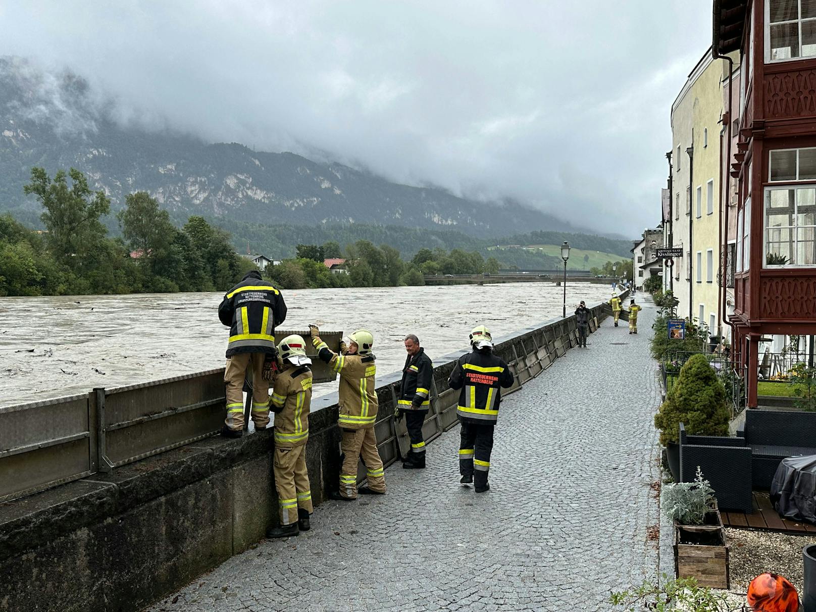 In Tirol herrscht bereits Hochwasser-Alarm.