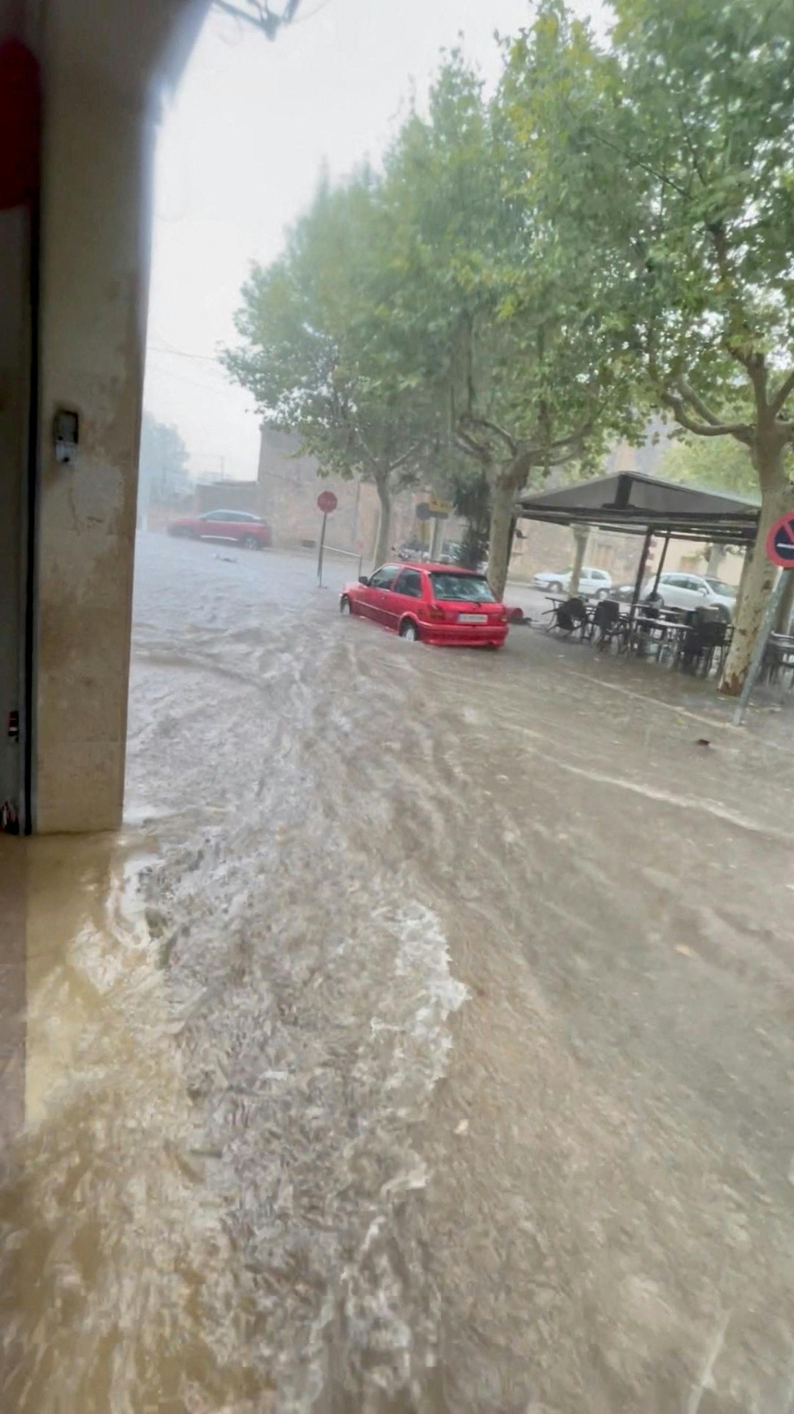 Einige Straßen der Balearen-Insel verwandelten sich in Flüsse.
