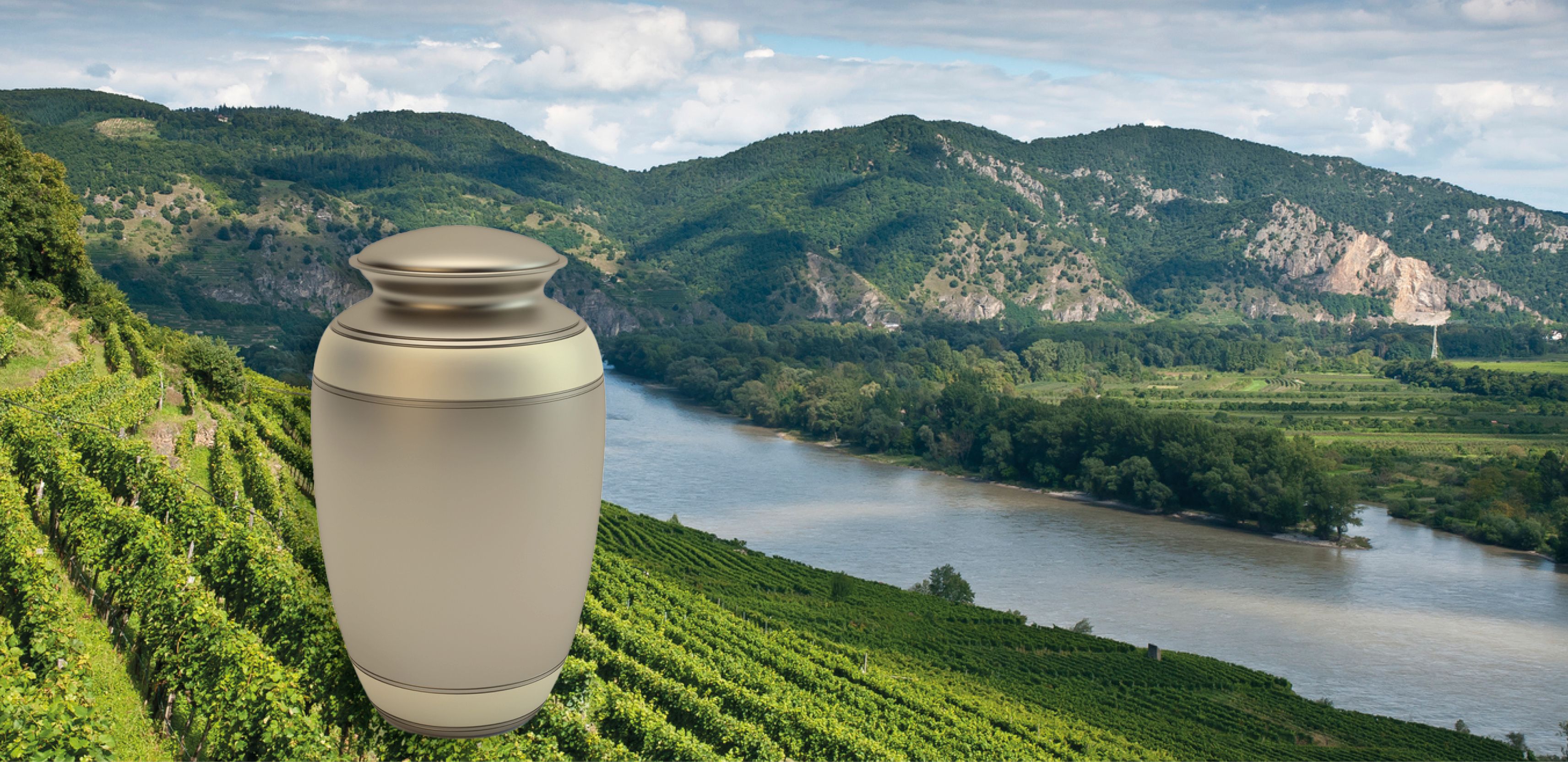 Urnenbestattung in Gewässer, etwa der Donau: In NÖ grundsätzlich erlaubt.