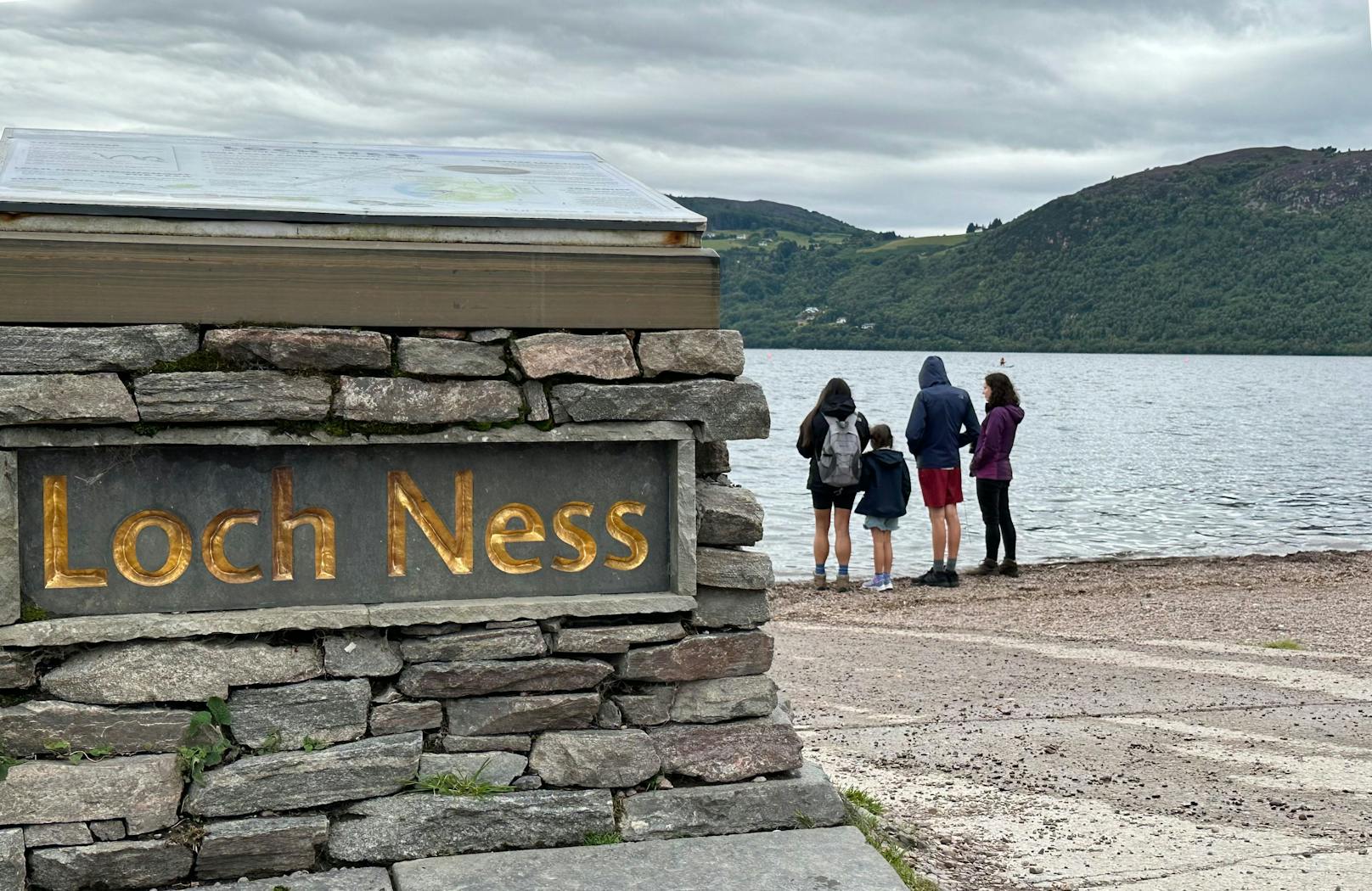 In Schottland hat am Samstag die vermutlich größte Suche nach Nessie im Loch Ness seit Jahrzehnten begonnen.