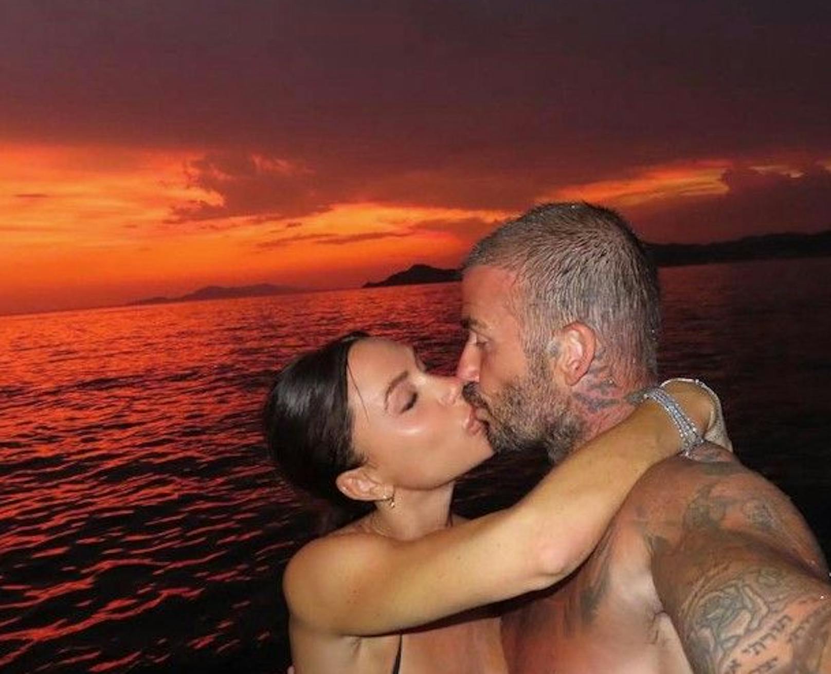 Beim süßen Insta-Pic von Victoria und David Beckham ist nicht nur ihre Liebe schön zum Ansehen.