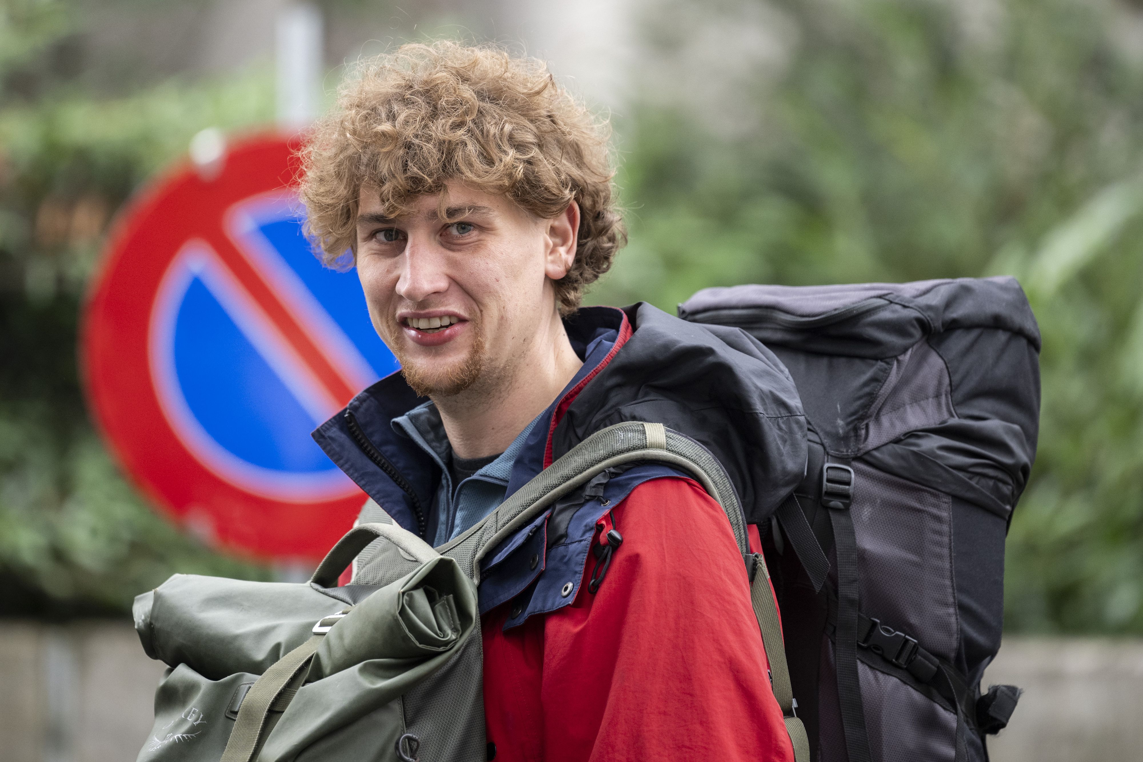 Max Voegtli, Sprecher der Klimabewegung Renovate Switzerland, auf dem Weg ins Zürcher Bezirksgericht.