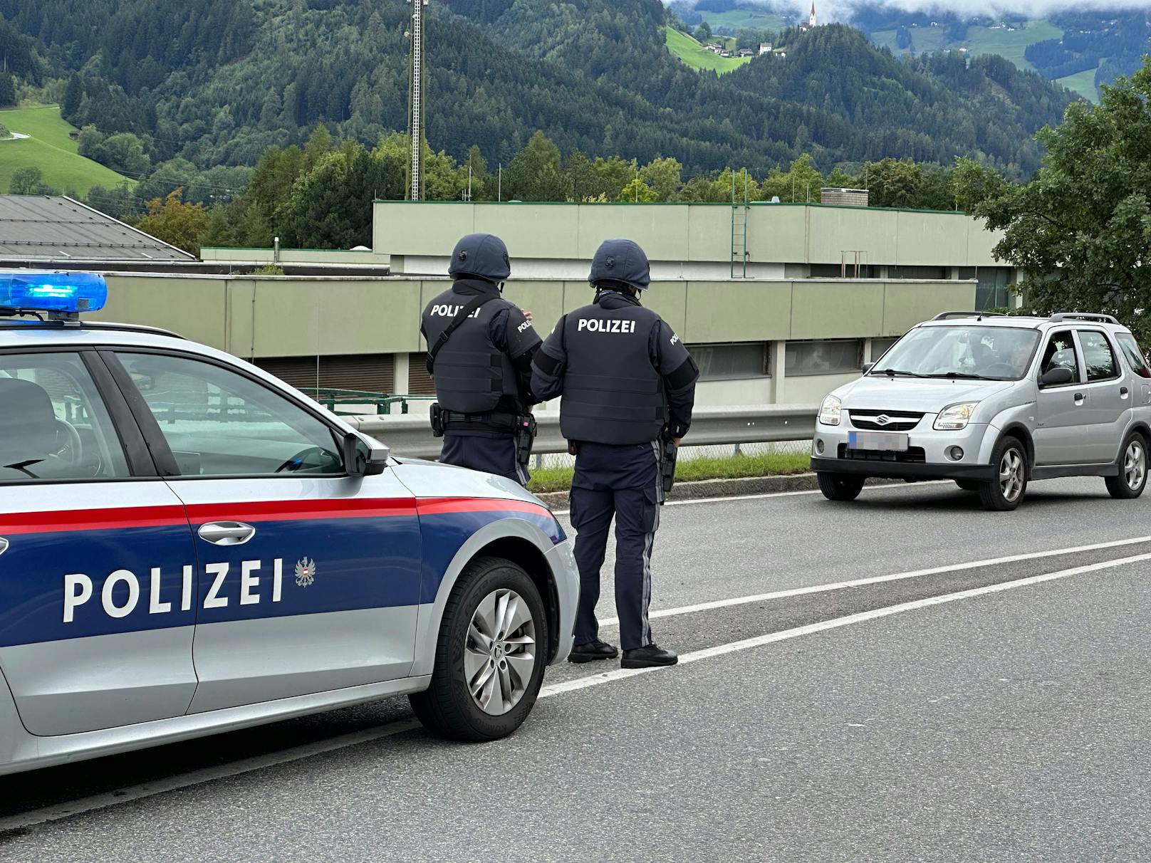 Alarmfahndung in Tirol – bewaffnete Räuber auf der Flucht