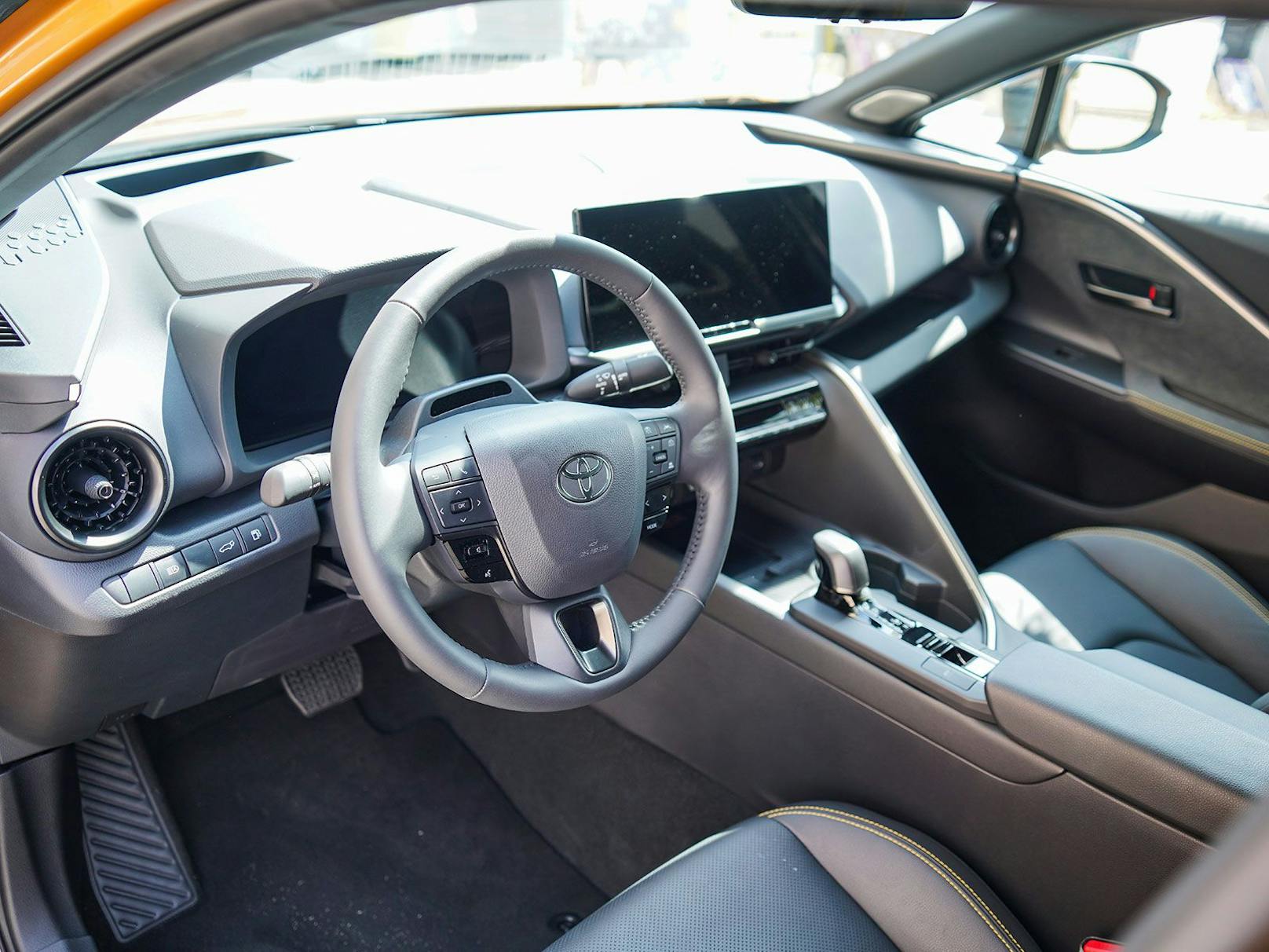 Modernes Cockpit im neuen ﻿Toyota C-HR 