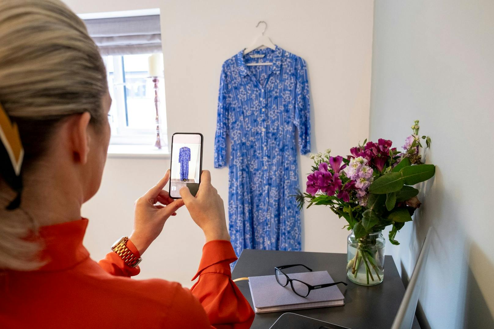 Frau will online Kleid verkaufen, nun sind 5.900 € weg