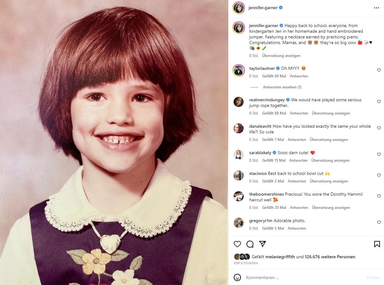 Na, welcher Schauspielerin gehört dieses breite Grinsen?