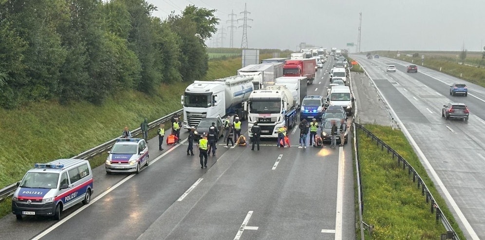 Am Dienstag blockierte die Klima-Chaoten die Westautobahn.