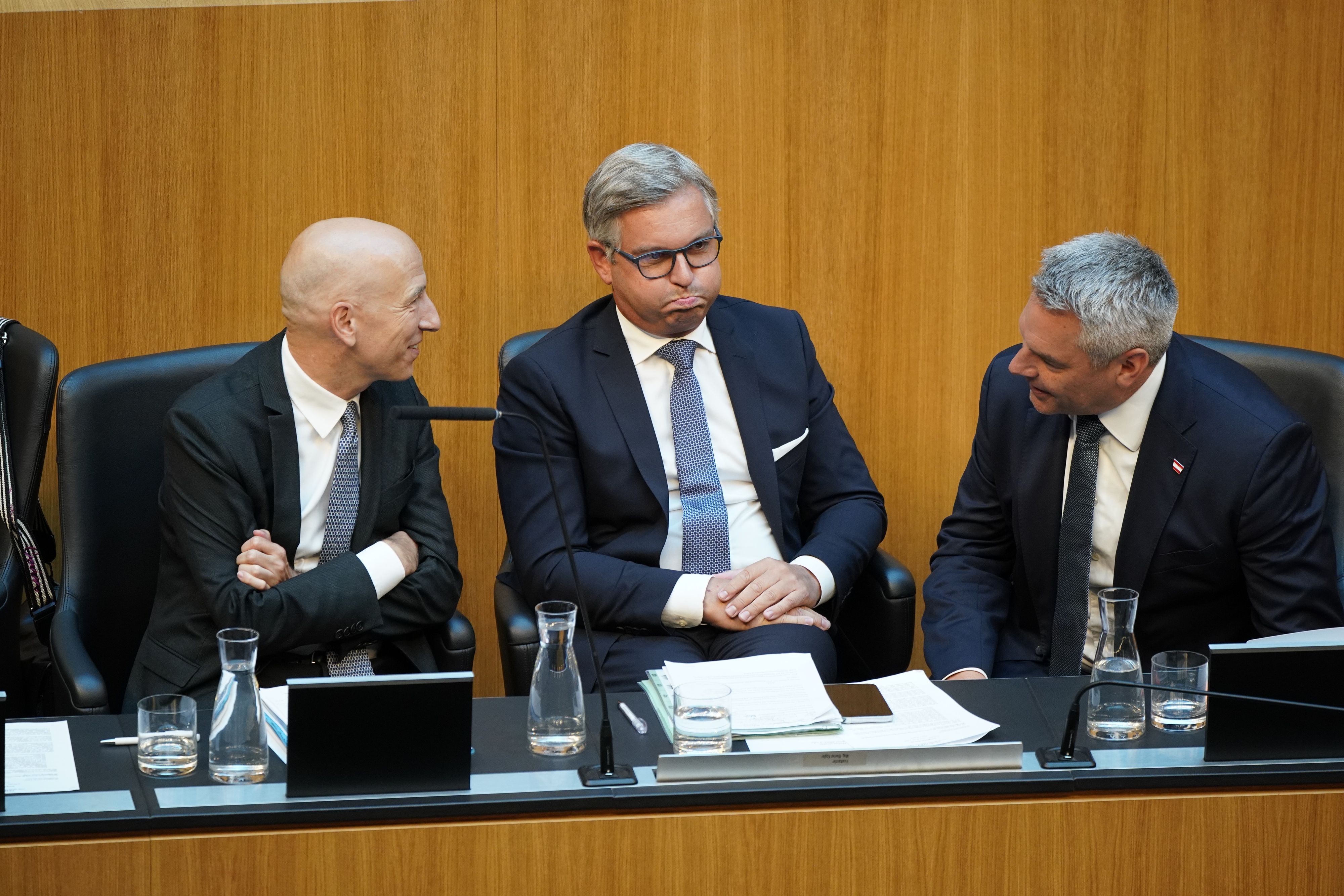 Gut gelaunt: Kocher, Brunner und Nehammer