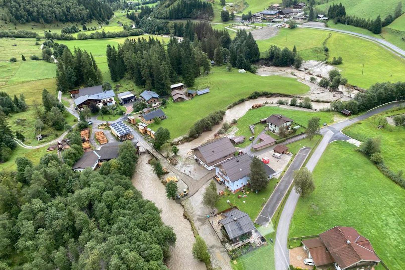Luftaufnahmen von der Hochwassersituation im Raurisertal.