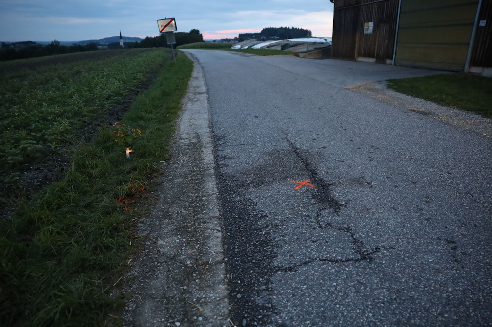 Auf dieser Gemeindestraße kam es zur tödlichen Kollision.