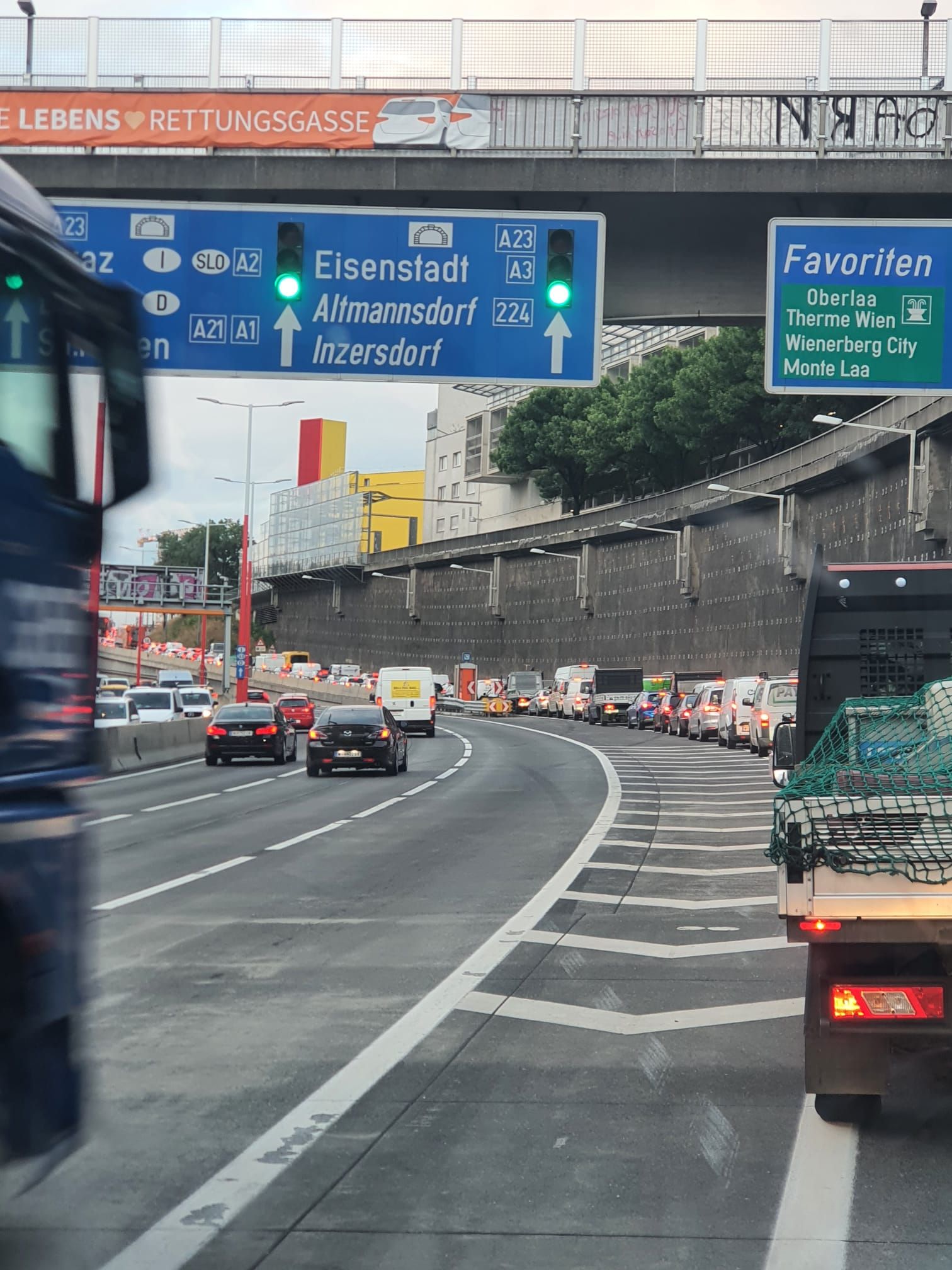 Verkehrs-Kollaps auf der Südosttangente